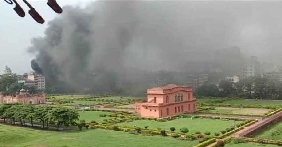 রাজধানীর লালবাগে মিষ্টির দোকানে আগুন, নিয়ন্ত্রণে ৯ ইউনিট