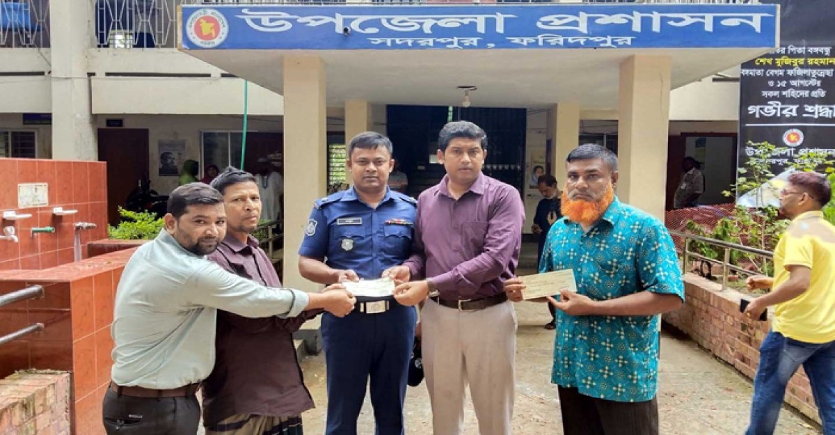 সদরপুরে পাটচাষীদের মাঝে ভর্তুকীর চেক বিতরণ