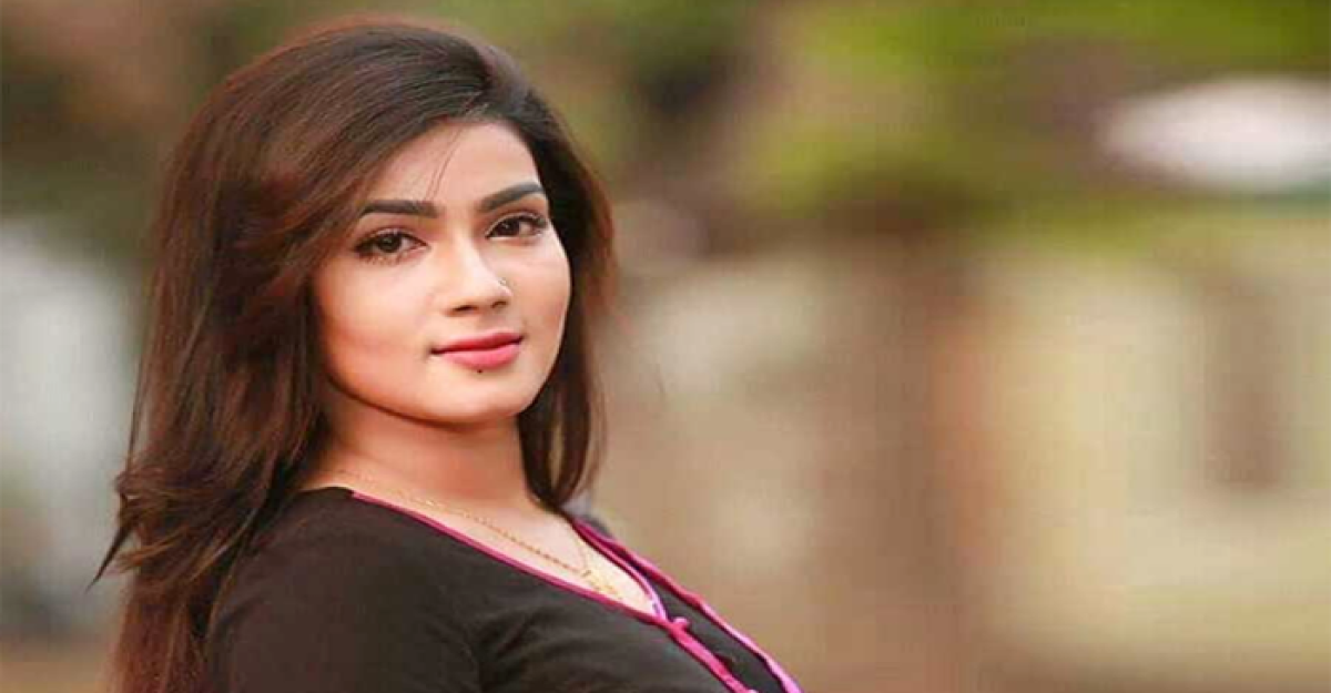 কার টানে সাত সাগর পাড়ি দিতে চাইছেন মাহি?