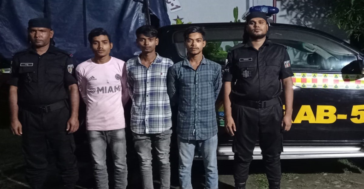 শিবগঞ্জে গাঁজাসহ কিশোর গ্যাং গ্রুপ গ্রেফতার