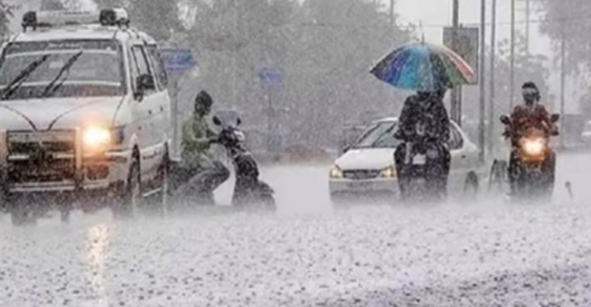 অতিবৃষ্টিতে বন্যার আশঙ্কা পশ্চিমবঙ্গে