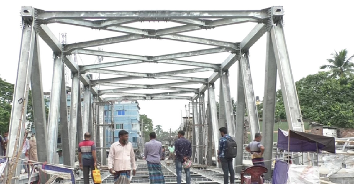 কালীগঞ্জে উদ্বোধনের অপেক্ষায় দৃষ্টিনন্দন সেতু