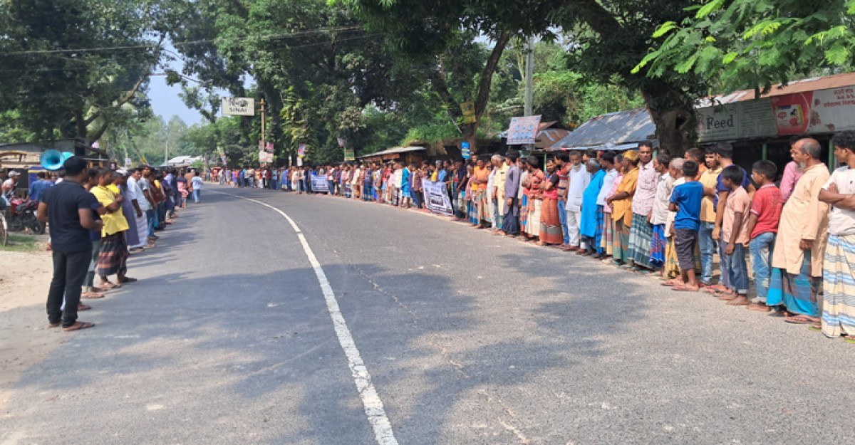 কুড়িগ্রামে ইঞ্জিনিয়ার মামুন হত্যার প্রতিবাদে মানববন্ধন