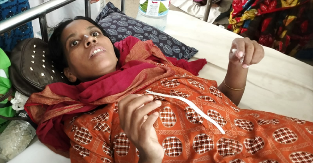 পেটের ভেতরে মপ রেখে সেলাই, মৃত্যুর পথযাত্রী নারী
