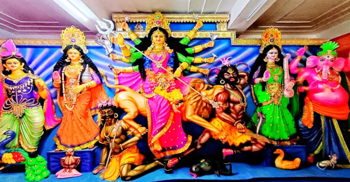 বেতাগীতে রঙিন সাজে দেবী দুর্গা