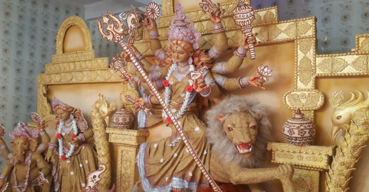 সাতক্ষীরায় ধান দিয়ে তৈরি প্রতিমা নজর কাড়ছে সবার
