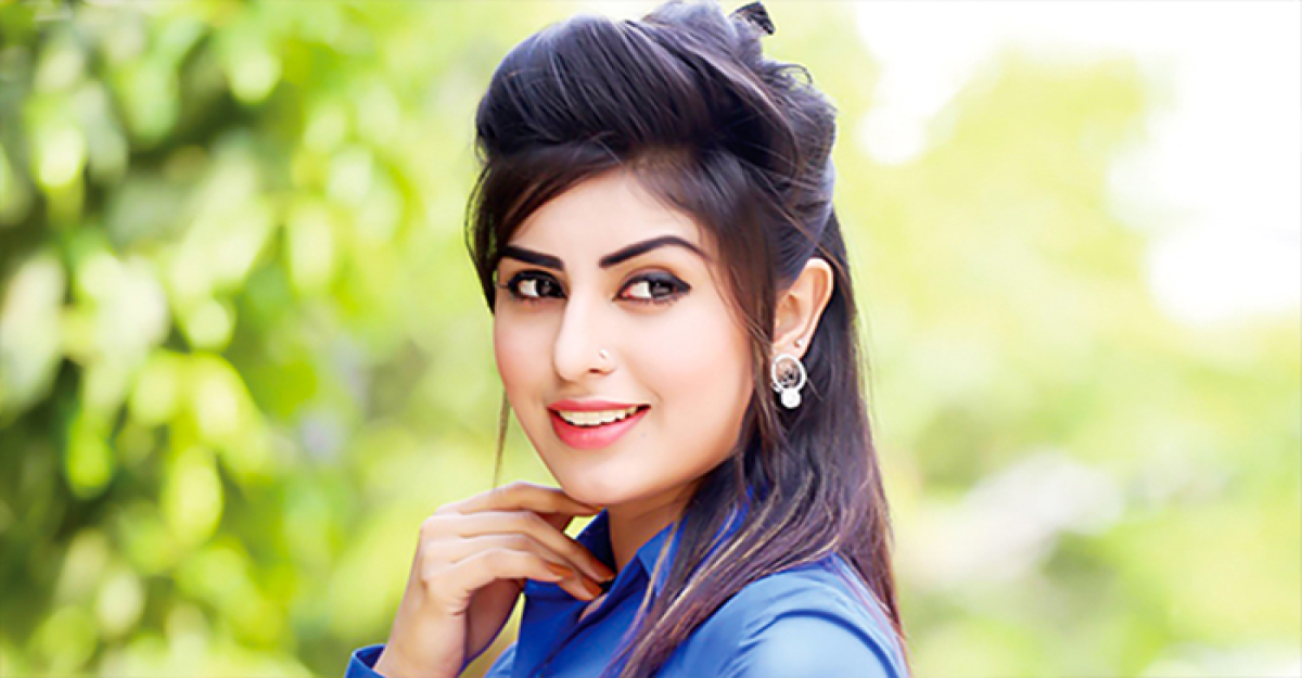 শুটিংয়ে ব্যস্ত শখ
