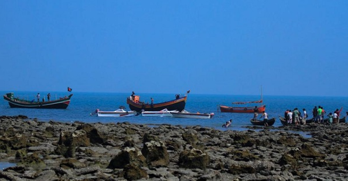 পর্যটকদের সেন্টমার্টিন ছাড়ার নির্দেশ