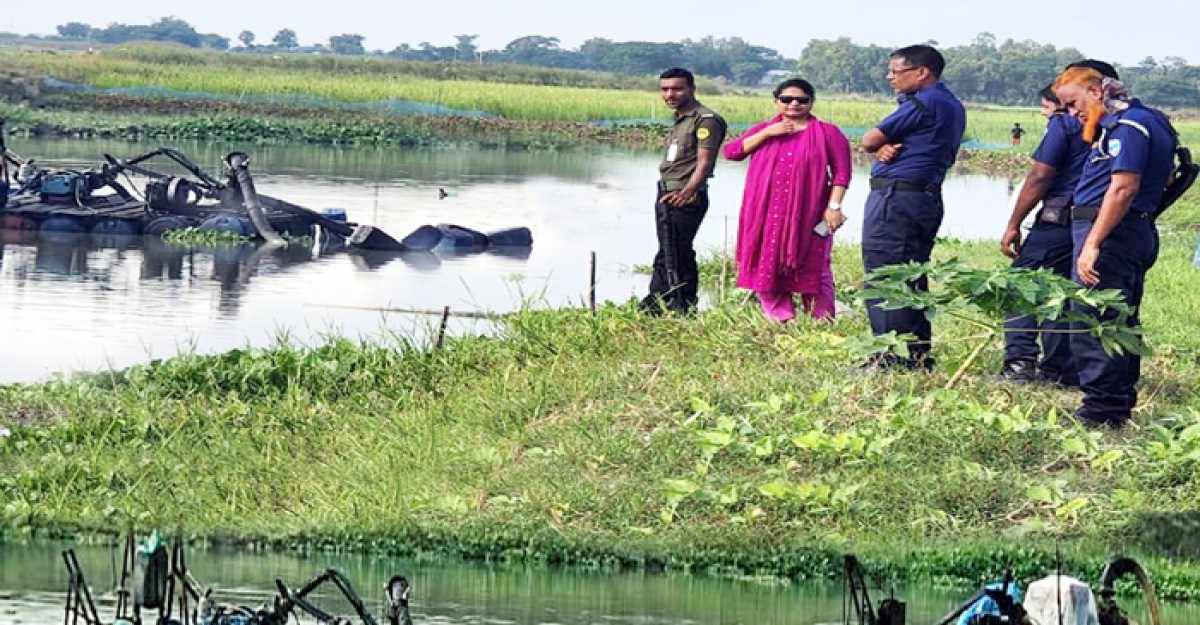 অবৈধ ড্রেজার সিন্ডিকেটের আতঙ্ক এসিল্যান্ড নাসরিন