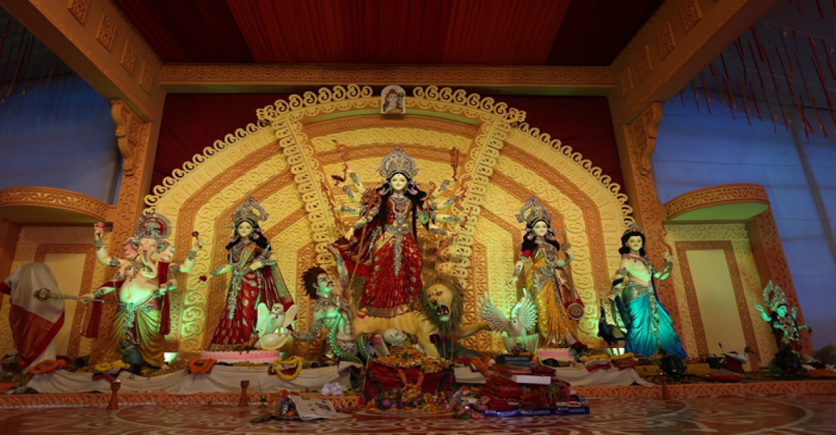 পূজা মণ্ডপে পয়জনিং ছিটানোর সময় আনসার সদস্য আটক