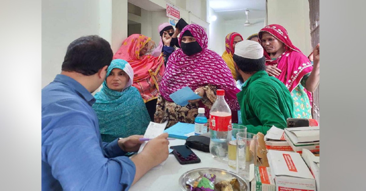 আটঘরিয়ায় ২১ স্বাস্থ্যকর্মীর বেতন বিহীন মানবেতর জীবন