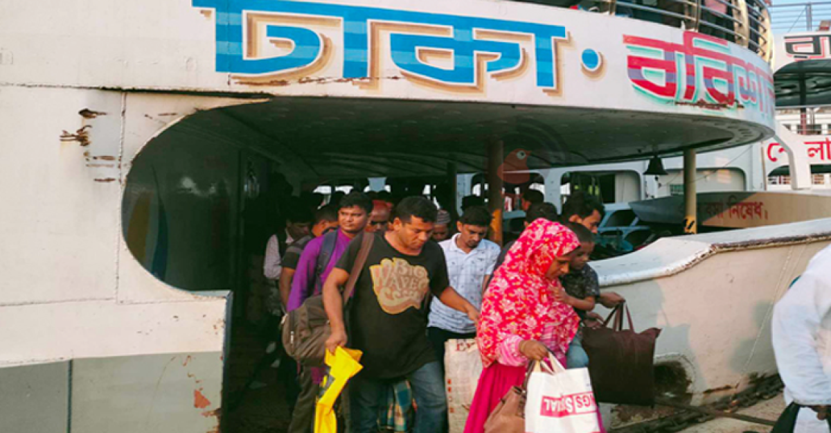 অবরোধে সদরঘাটে লঞ্চ চলাচল স্বাভাবিক