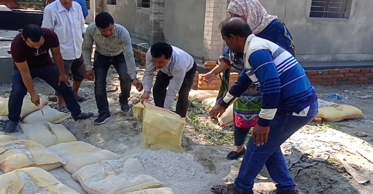 ডিমলায় নকল ডলোমাইট পাউডার জব্দ