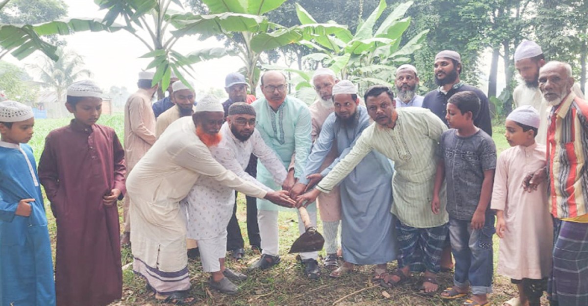 জীবননগরে মসজিদে নুরের ভিত্তি প্রস্তর স্থাপনের উদ্বোধন
