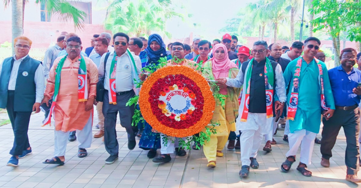 বঙ্গবন্ধুর মাজার জিয়ারতে টুঙ্গিপাড়ায় শ্রীপুর উপজেলা বঙ্গবন্ধু পরিষদ