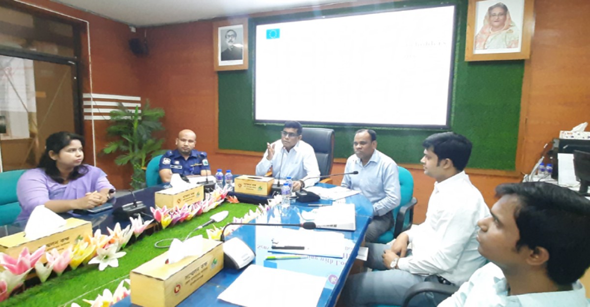 চাঁপাইনবাবগঞ্জে বাল্যবিবাহ ও ডেঙ্গু প্রতিরোধে সাংবাদিকদের সাথে মতবিনিময়