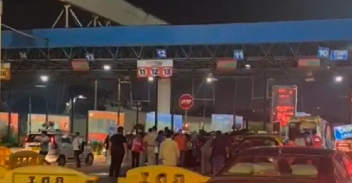 মুম্বাইয়ের এসইউভি ধাক্কা মারল একের পর এক গাড়িকে, নিহত ৩