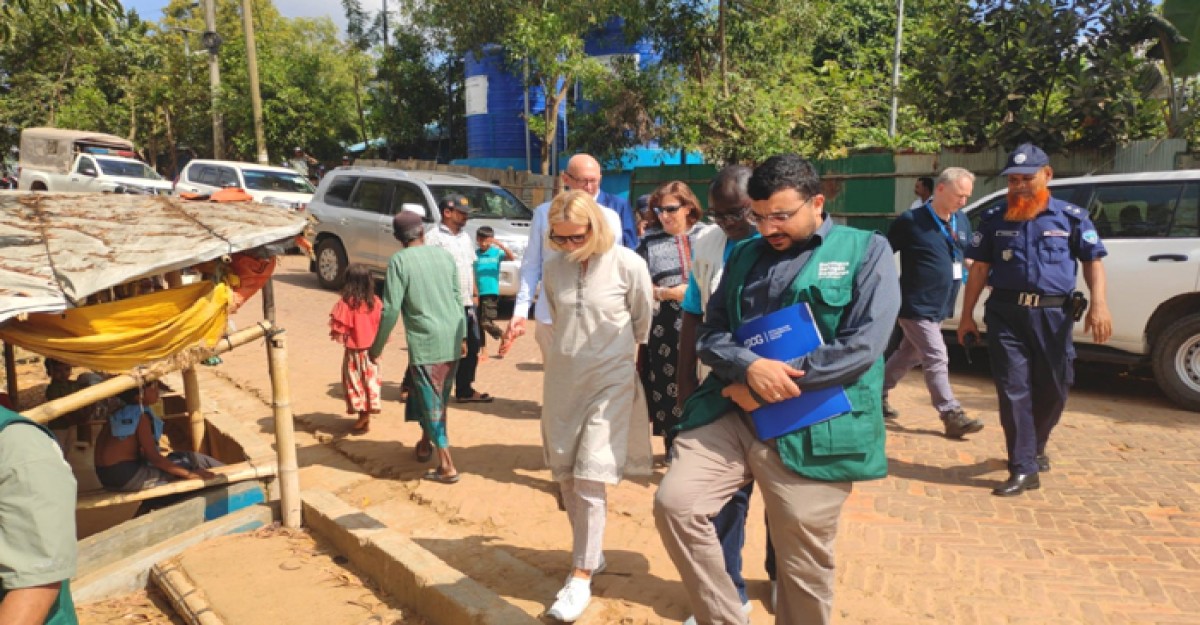 রোহিঙ্গা ক্যাম্প পরিদর্শন করলেন ইউরোপীয় ইউনিয়নের প্রতিনিধি দল