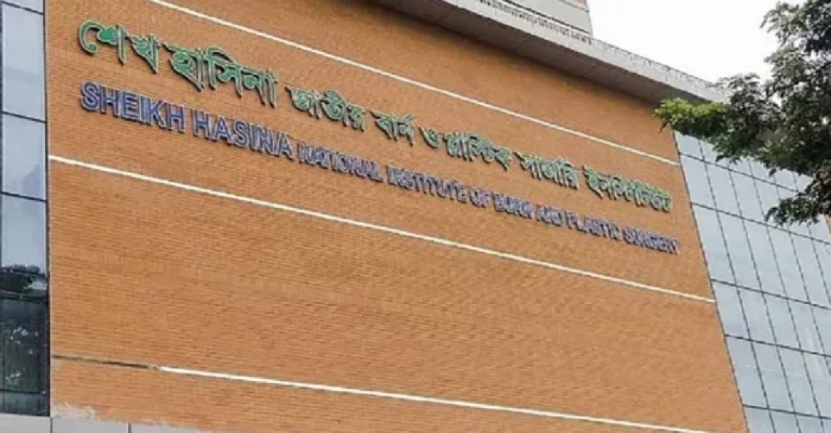 আমিনবাজারে গ্যাস লিকেজ থেকে বিস্ফোরণ, ৭ যুবক দগ্ধ