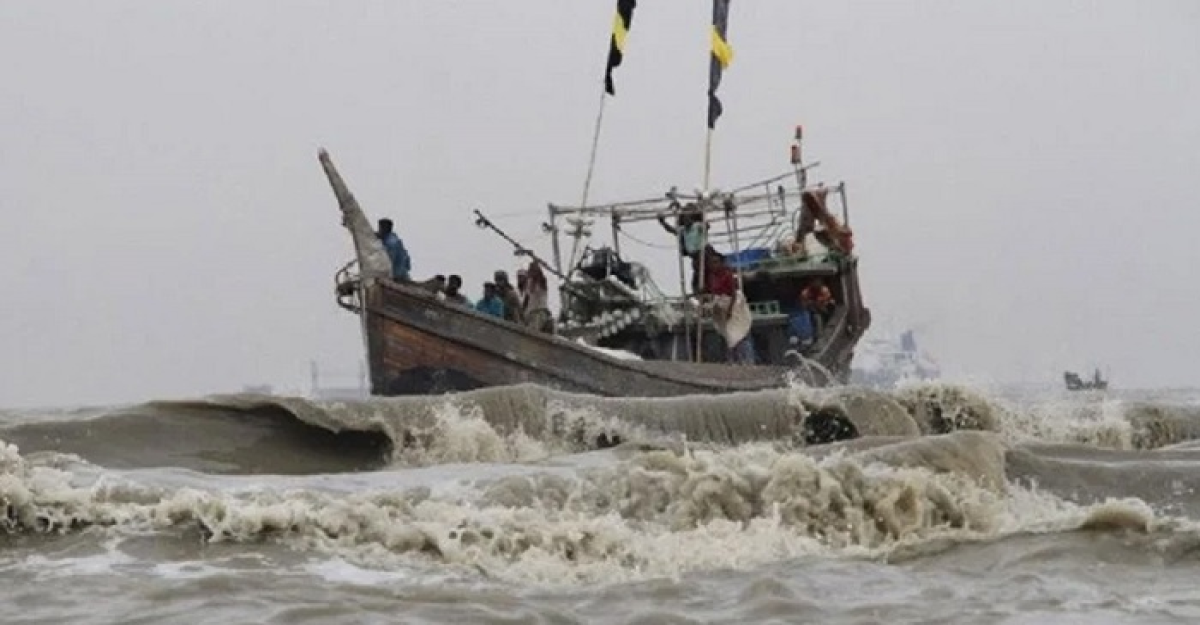 ঘূর্ণিঝড় মিধিলির কবলে পড়ে নিখোঁজ ৩৭ জেলে