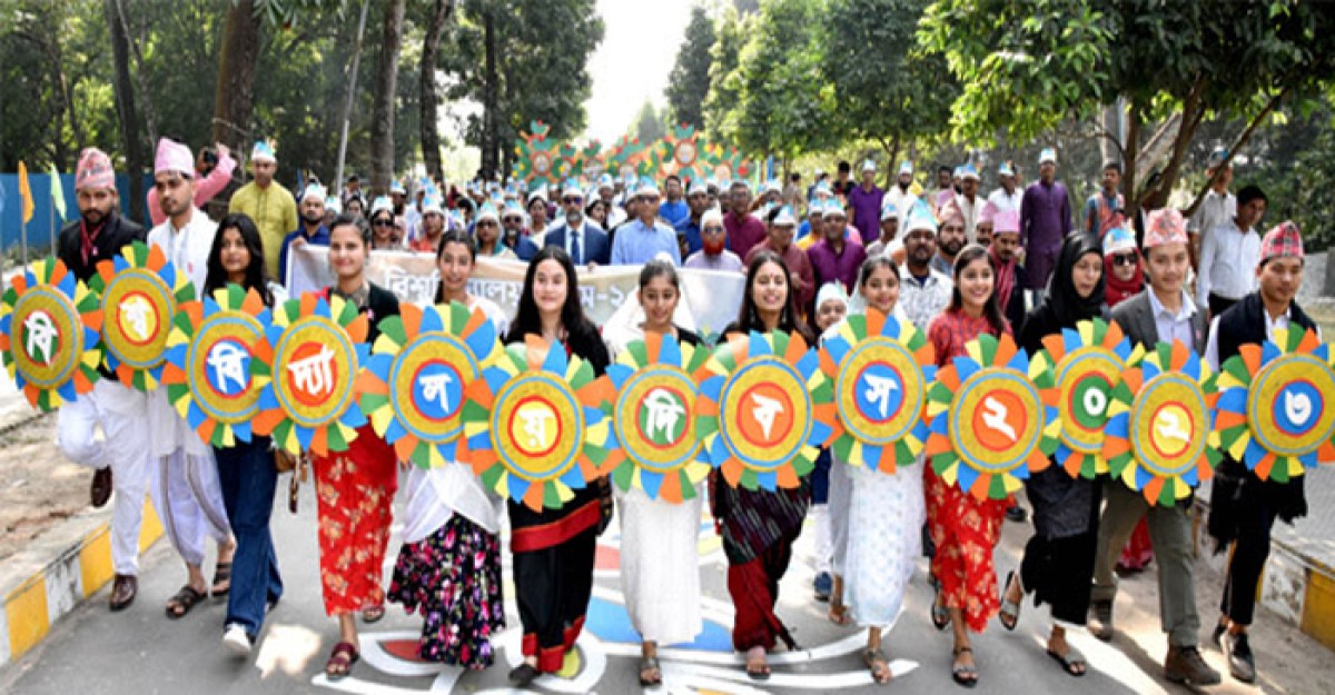 নানা আয়োজনে উৎসবমুখর পরিবেশে খুলনা বিশ্ববিদ্যালয় দিবস উদযাপন