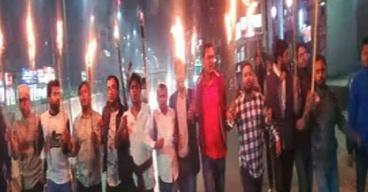 একদফা দাবি নিয়ে জাবিতে ছাত্রদলের মশাল মিছিল