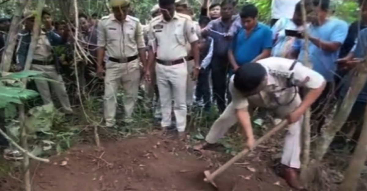 হত্যার পর স্ত্রীকে মাটি চাপা, স্বামী পলাতক
