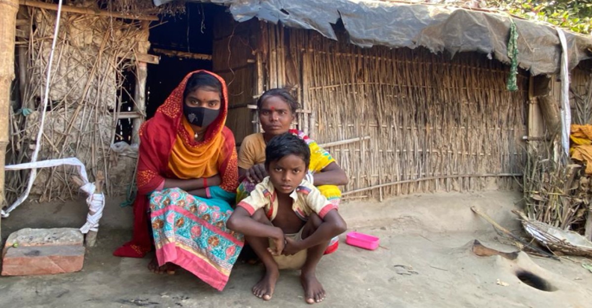 আমার খোঁজ কেউ নিলো না, আদিবাসী বৃদ্ধার আর্তি