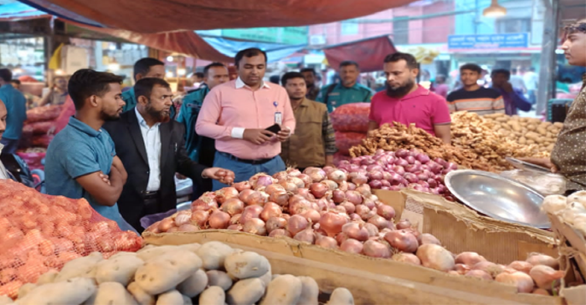 পেঁয়াজের দাম নিয়ন্ত্রণে জেলা প্রশাসনের অভিযান