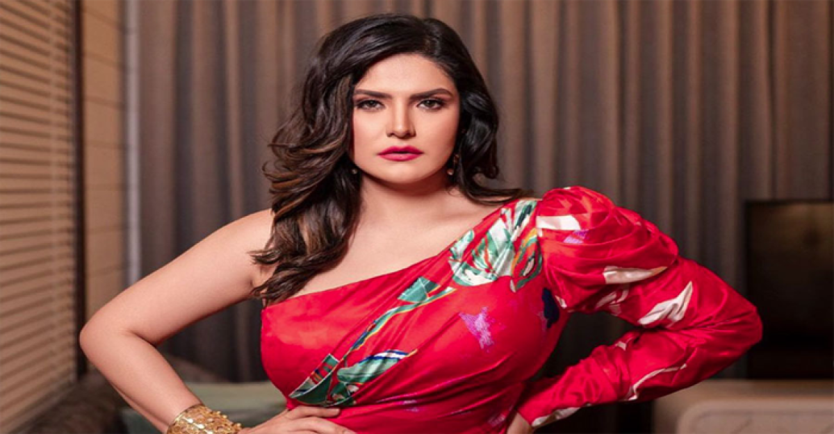 আদালতে আত্মসমর্পণ করলেন জেরিন খান