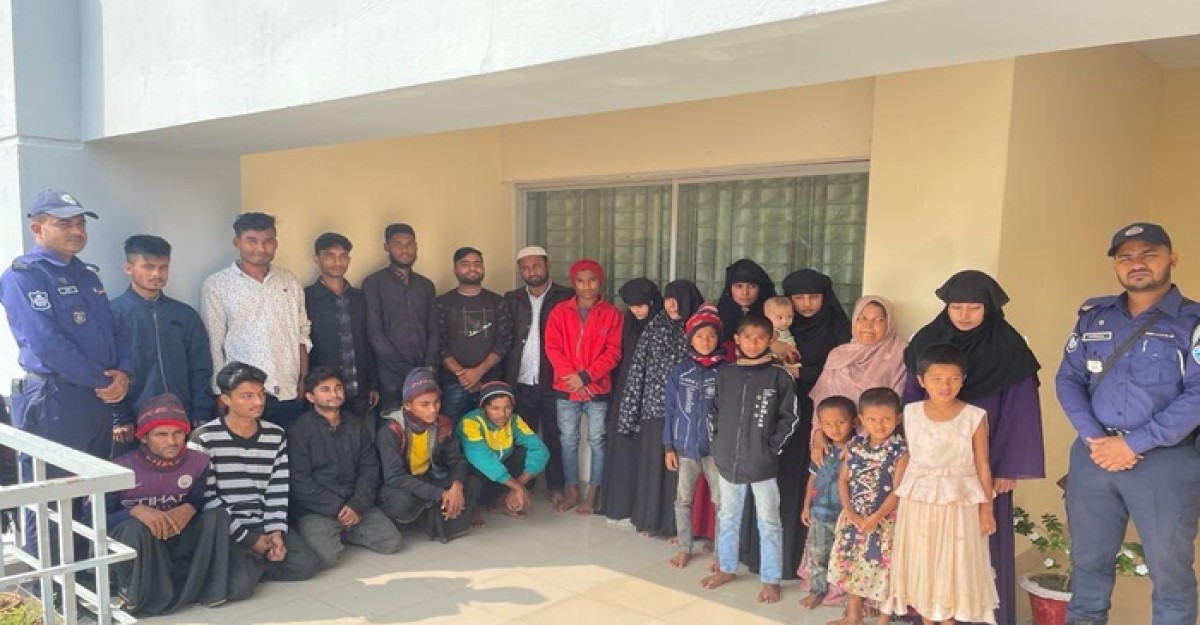 সাগরপথে মালয়েশিয়া পাচারকালে ২৪ রোহিঙ্গা উদ্ধার