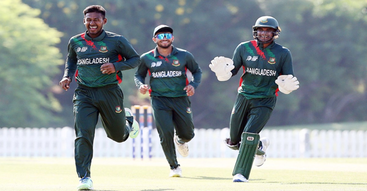 সেমিতে দিশেহারা ভারত, উড়ছে বাংলাদেশ
