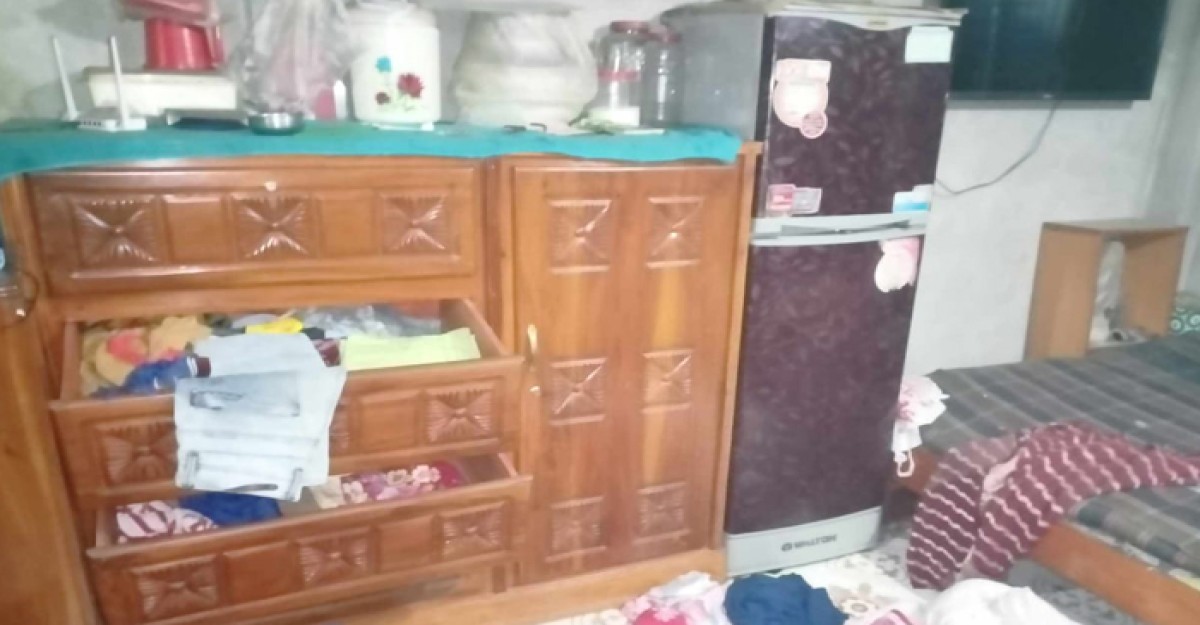 পাবনায় বাড়িঘর ভাঙচুর ও লুটপাট থানায় অভিযোগ