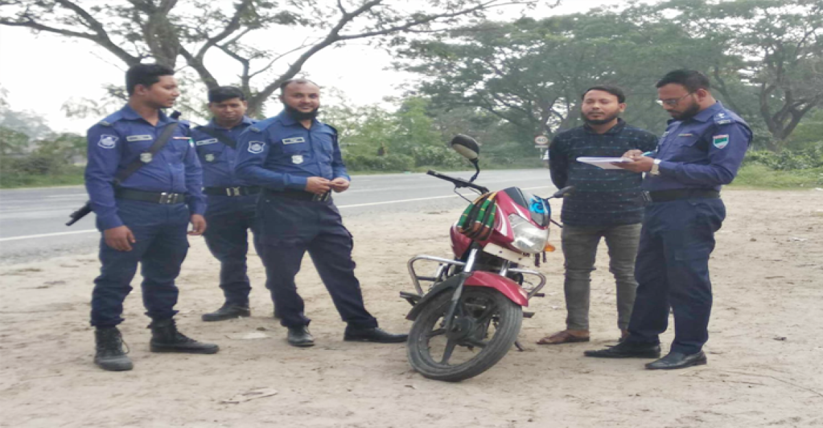 নির্বাচনকে কেন্দ্র করে ইবি থানা পুলিশের বিশেষ চেকপোষ্ট!