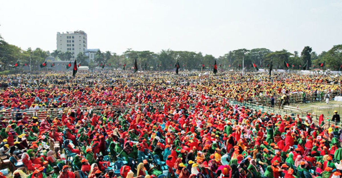 বরিশালে শেখ হাসিনার জনসভাস্থলে নেতাকর্মীদের ঢল