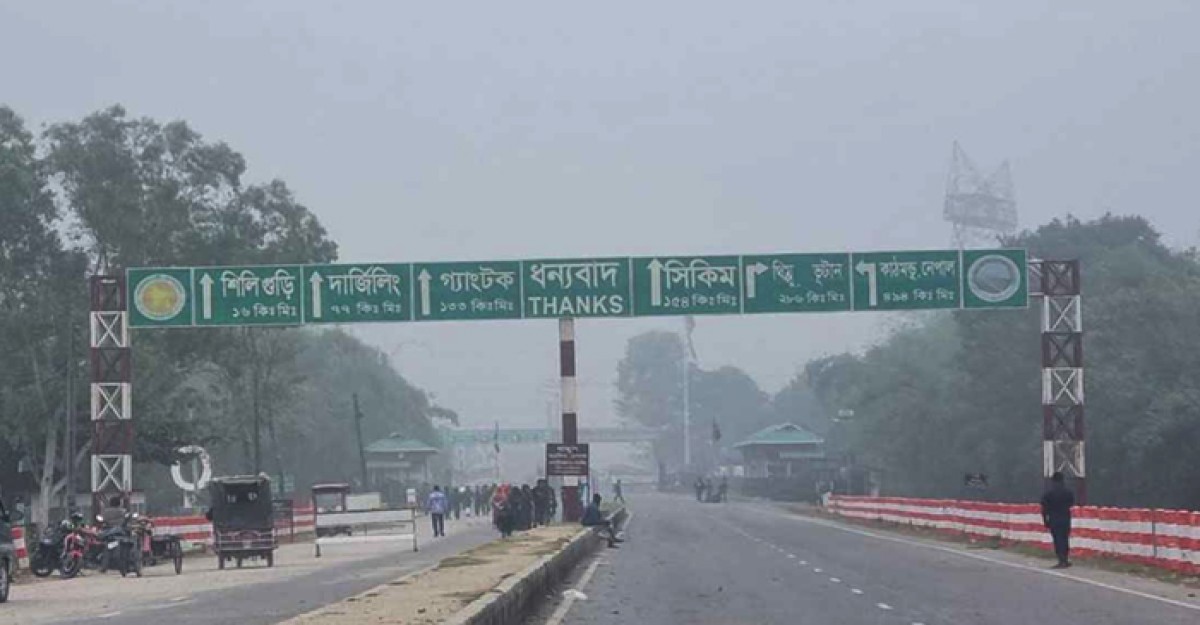 ঘন কুয়াশার চাদরে ঢাকা পঞ্চগড়