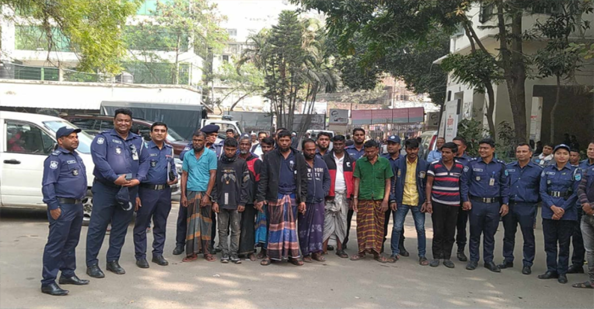 মাস্টার গ্রুপের প্রধানসহ ১০ ডাকাত গ্রেফতার