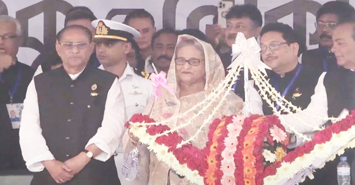 ফরিদপুরে জনসভা মঞ্চে শেখ হাসিনা