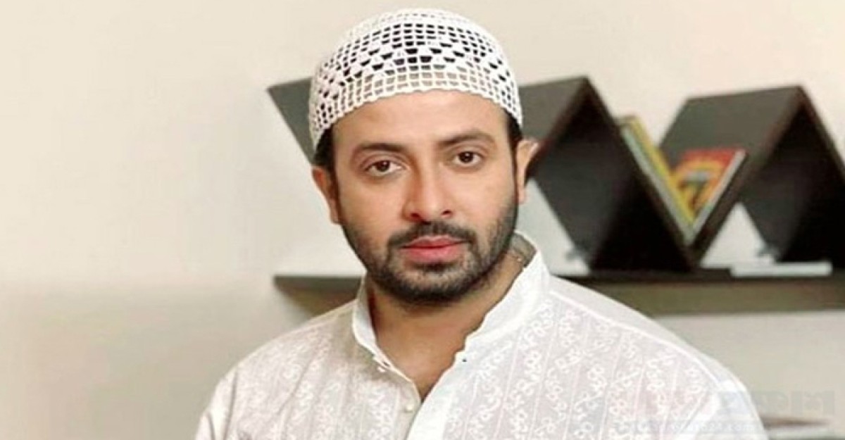 ওমরাহ পালনে সৌদি আরব গেলেন শাকিব