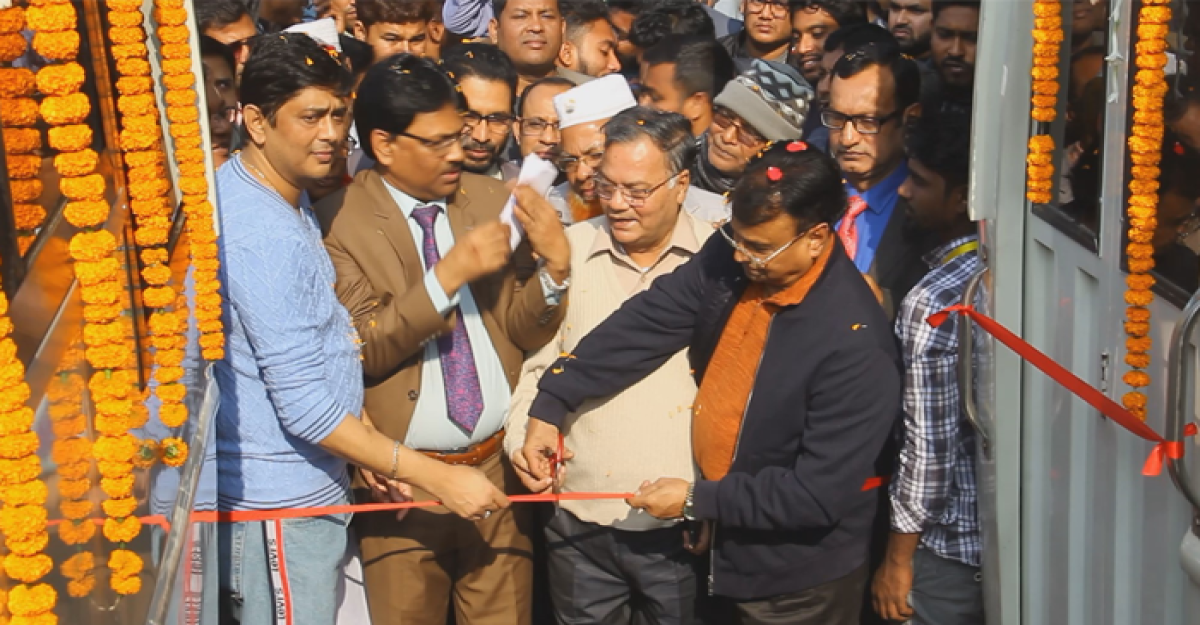 পাবনা এডওয়ার্ড কলেজ পেল রাষ্ট্রপতির উপহারের ২ বাস