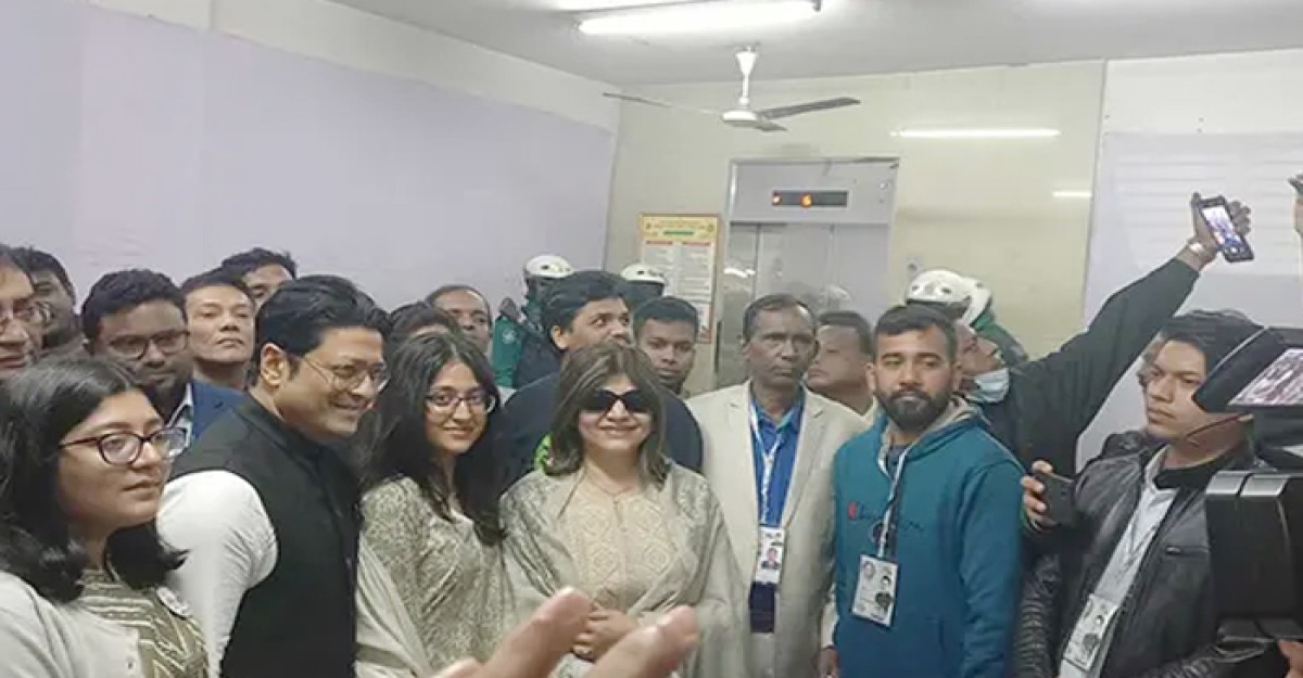 ভোট দিলেন ঢাকা-১০ আসনের প্রার্থী ফেরদৌস