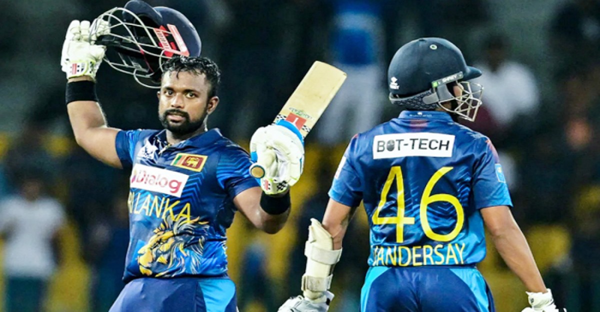 বেরসিক বৃষ্টিতে বিফলে আশালঙ্কার লড়াকু শতক