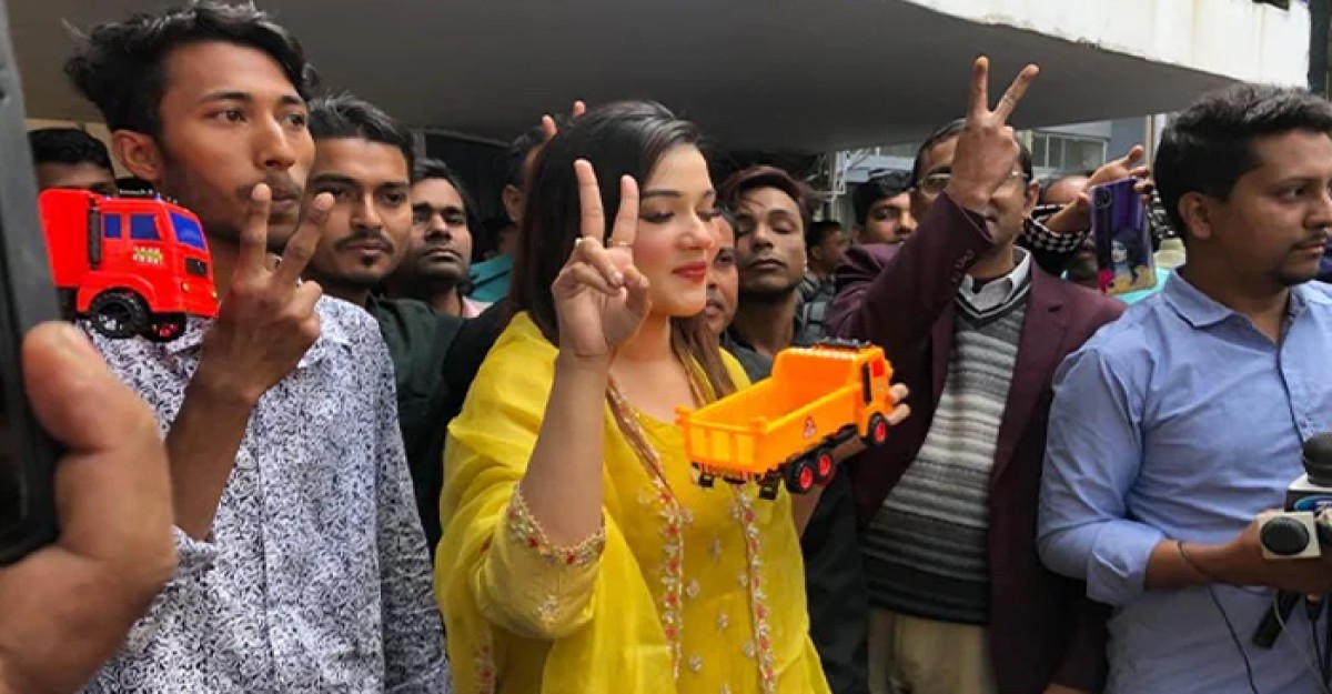 ১৭ কেন্দ্রে একটিও ভোট পড়েনি মাহির ট্রাকে