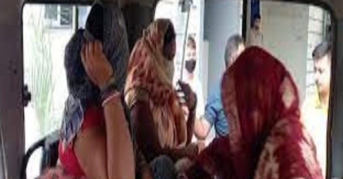 শিলিগুড়িতে হোটেলে দেহ ব্যবসা, আটক ৮