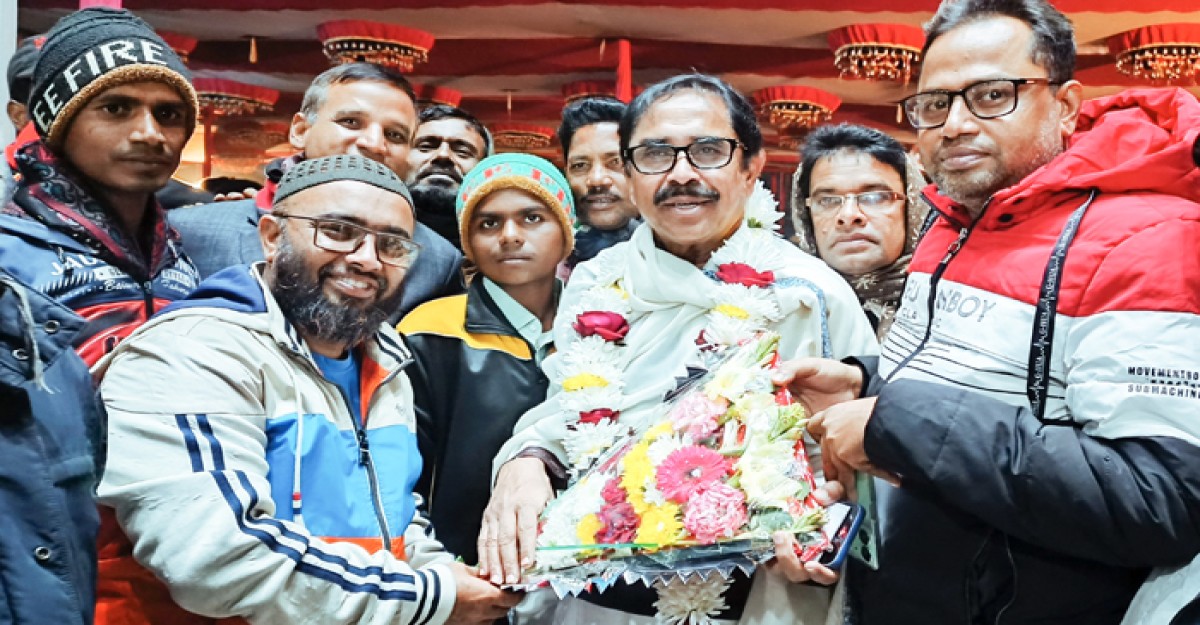 ফুলেল শুভেচ্ছায় সিক্ত চার বারের নির্বাচিত এমপি টগর