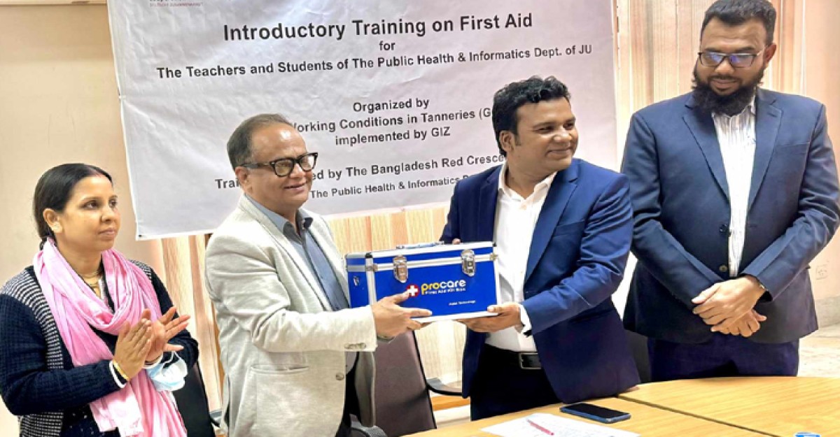 জাবির পাবলিক হেলথ এন্ড ইনফরমেটিক্স বিভাগে প্রাথমিক চিকিৎসা প্রশিক্ষণ