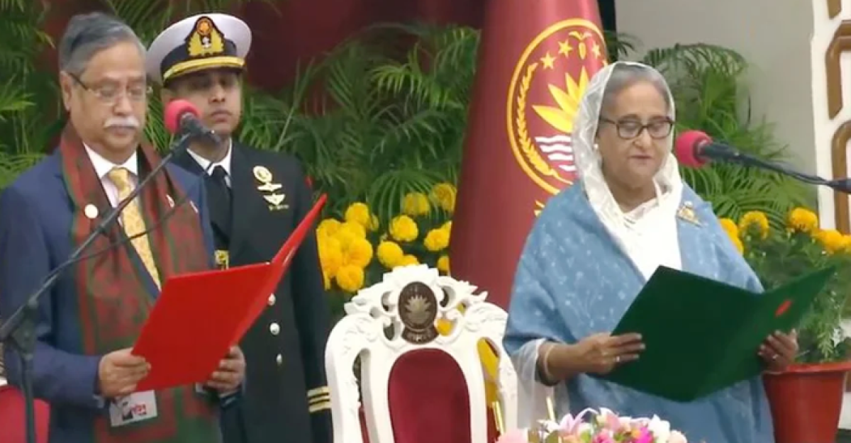 প্রধানমন্ত্রী হিসেবে শপথ নিলেন শেখ হাসিনা