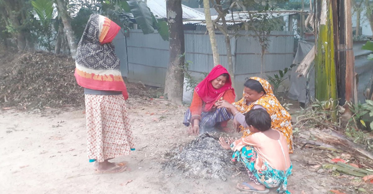 পঞ্চগড়ে মেঘের আড়ালে সূর্য, জনজীবন দুর্ভোগে