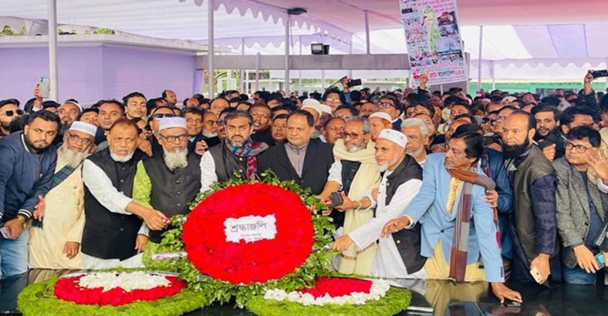 বঙ্গবন্ধুর প্রতিকৃতিতে এমপি খসরু চৌধুরীর শ্রদ্ধা