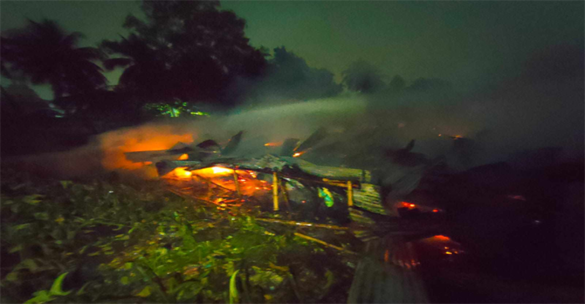 কারওয়ান বাজার বস্তিতে আগুন, নিহত ২